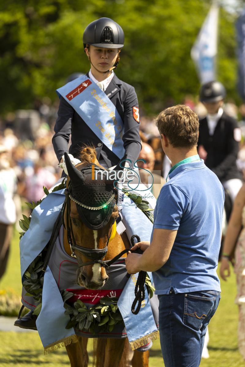 dressage PrizeGiving_Hamburg_20240512_SS350553.jpg